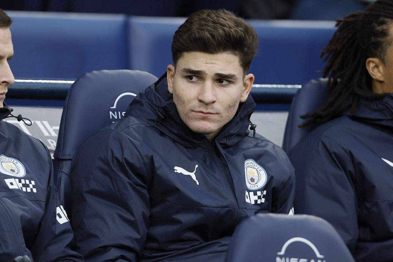 Barcelona looking at Manchester City forward Julian Alvarez as summer option - Football España