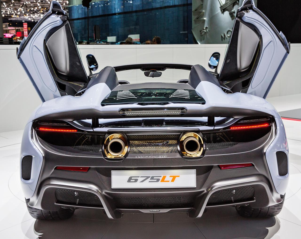  The stunning McLaren 675LT can hit 0-62 мph in just 2.9 seconds