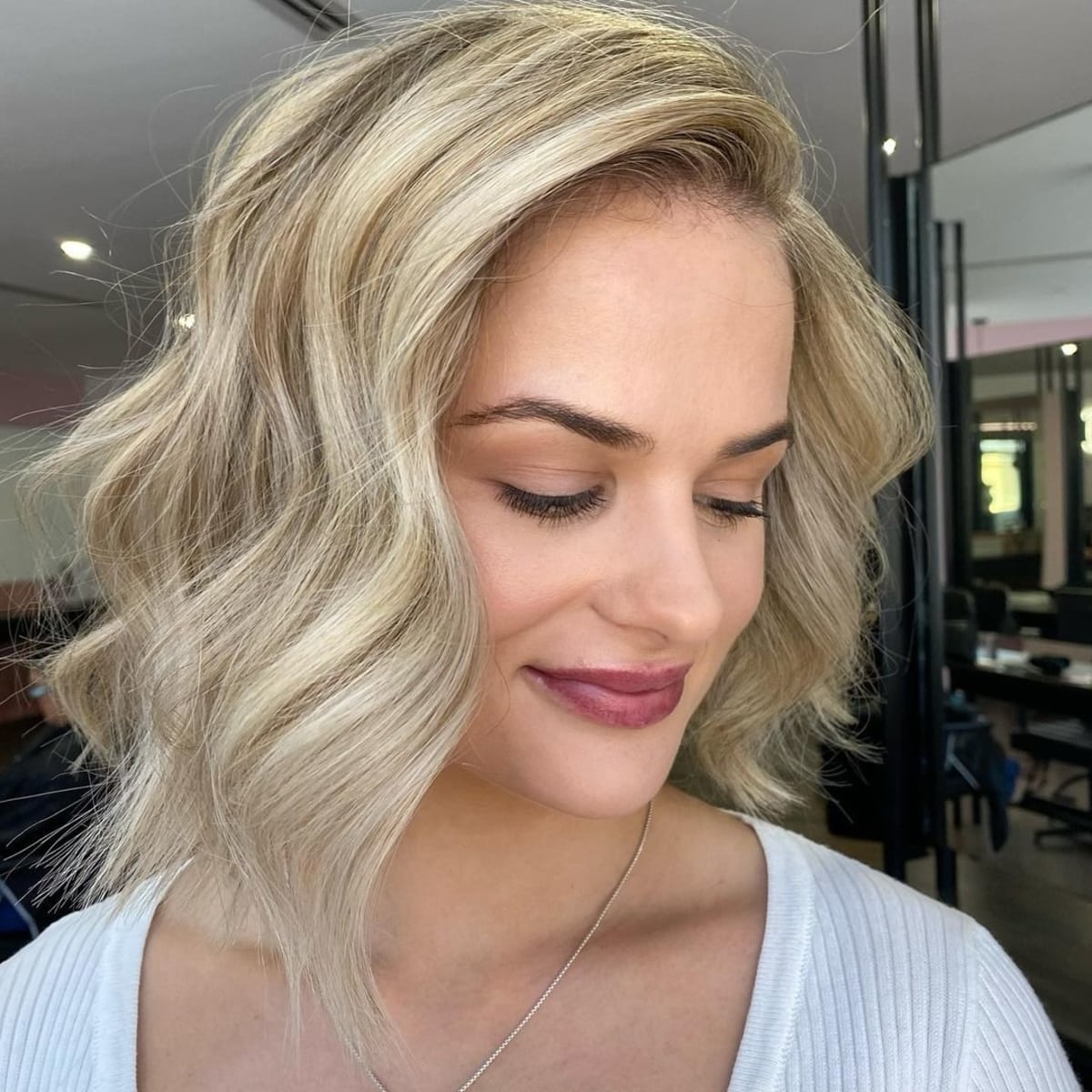 Trendy Blonde Short Hair with Waves