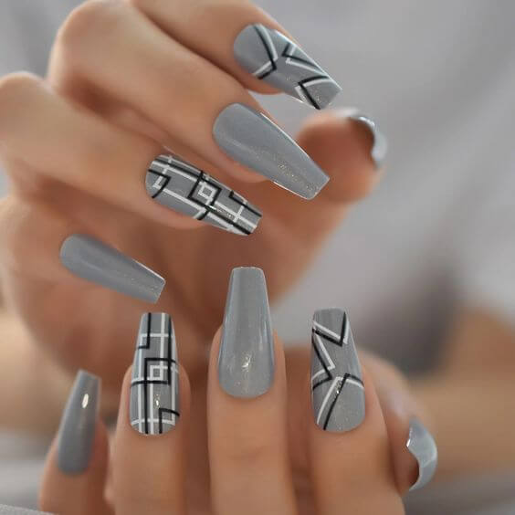 Más de 30 impresionantes diseños de uñas en gris para que sean neutrales - 203